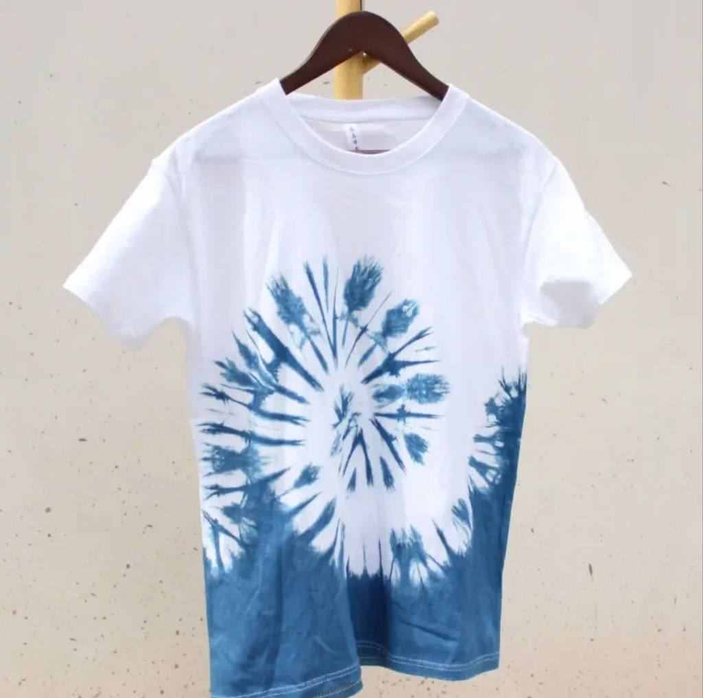Natural Plant Indigo Hand Shibori Tie Dye Crew Neck T-Shirt, Unisex Breathable Cotton Casual Short Sleeve Top with Multiple Blue Dye Patterns for Summer Daily & Travel