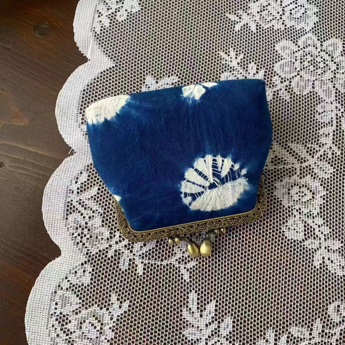 Hand-dyed coin purse Women's ethnic-style mini bag Card holder Fabric storage pouch Coin purse Traditional Chinese-style clutch