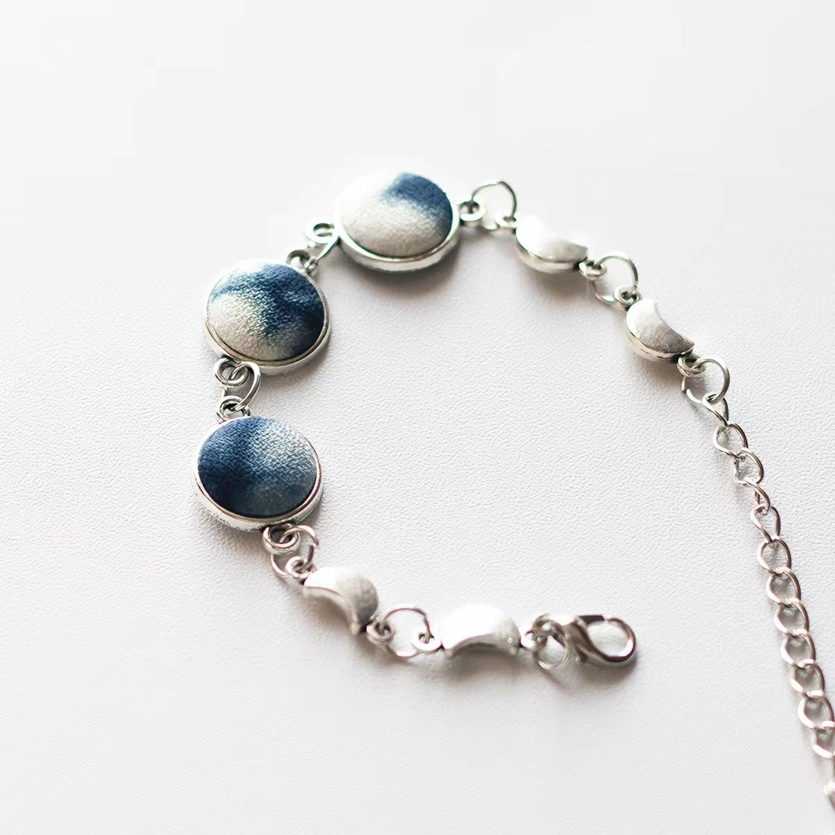 Tie-Dye Bracelet丨Star and Moon Vintage Bracelet Plant-Dyed Blue Jewelry Titanium Steel Minimalist, Fade-Resistant Commemorative Gift