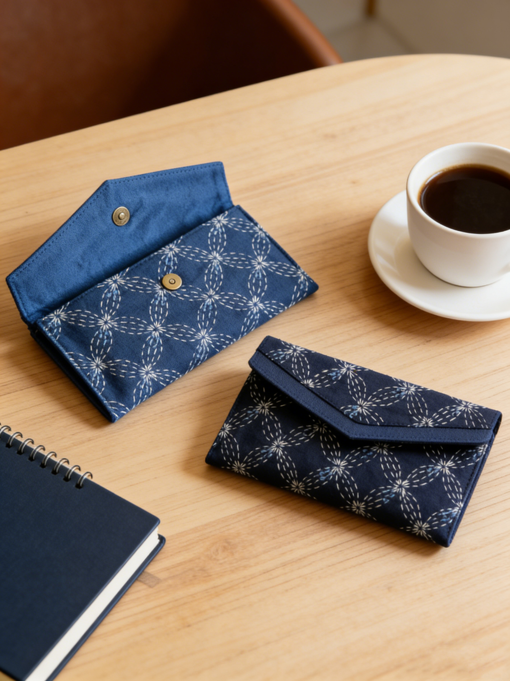 Handcrafted Indigo Wallet & Phone Pouch | Sashiko Four-Leaf Clover Embroidery, Cotton-Linen