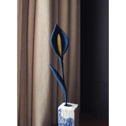 Batik Calla Lily丨Artificial Fabric Floral Arrangement Plant-Dyed Handmade Fabric Flowers Faux Flowers for Home Decor & Bed & Breakfast